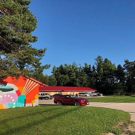 Top Notch Motel Wiarton Exterior photo